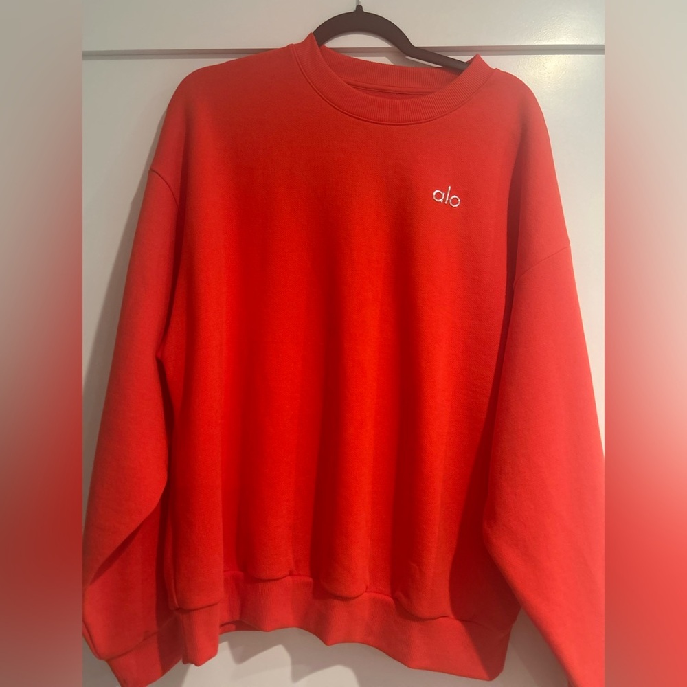 ALO ACCOLADE CREW NECK
PULLOVER × Red Hot Summer - Sz. M